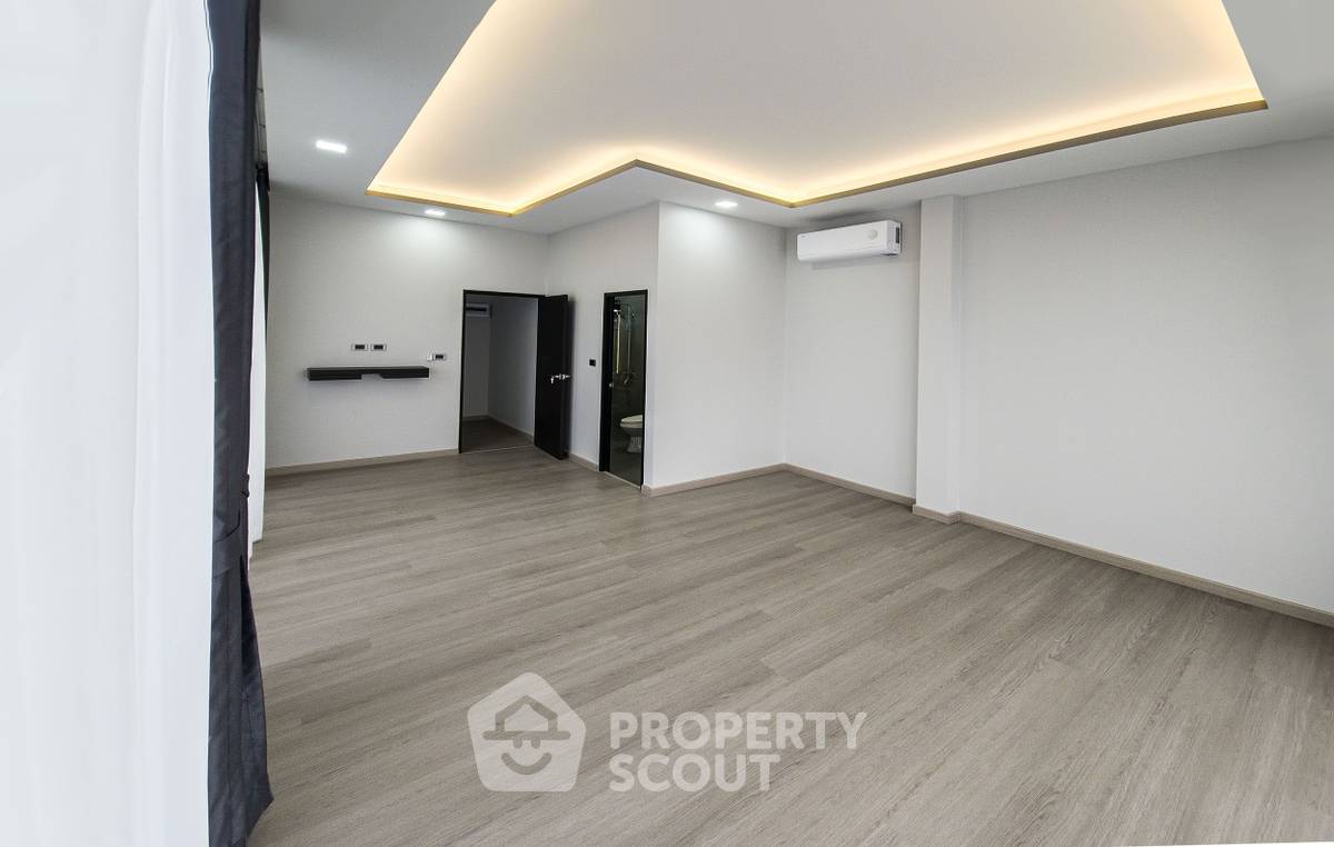 รูป วิลล่า 4-ห้องนอน ใน หินเหล็กไฟ (ID 3079474) - รูปที่ 16/23