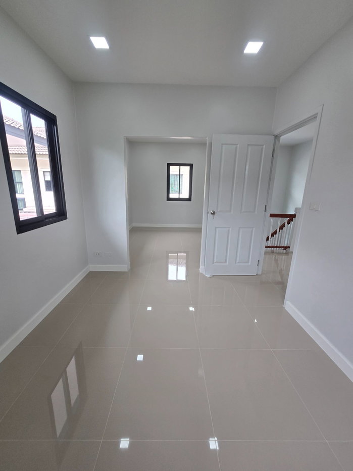 รูป บ้านแฝด สไตล์บ้านเดี่ยว ​พื้นที่กว้างขวาง  หมู่บ้านพฤกษาวิลเลจ 21 ดีไลท์  ลำลูกกาคลอง4  เข้าอยู่ได้เลย ตกแต่งใหม่ สวยงามมากๆ หลังมุมใน - รูปที่ 38/43
