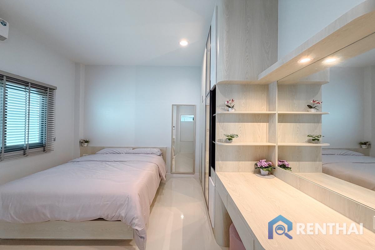 รูป บ้านพูลวิลล่าสไตล์โมเดิร์น พื้นที่กว้าง พร้อมเข้าอยู่ - รูปที่ 11/20