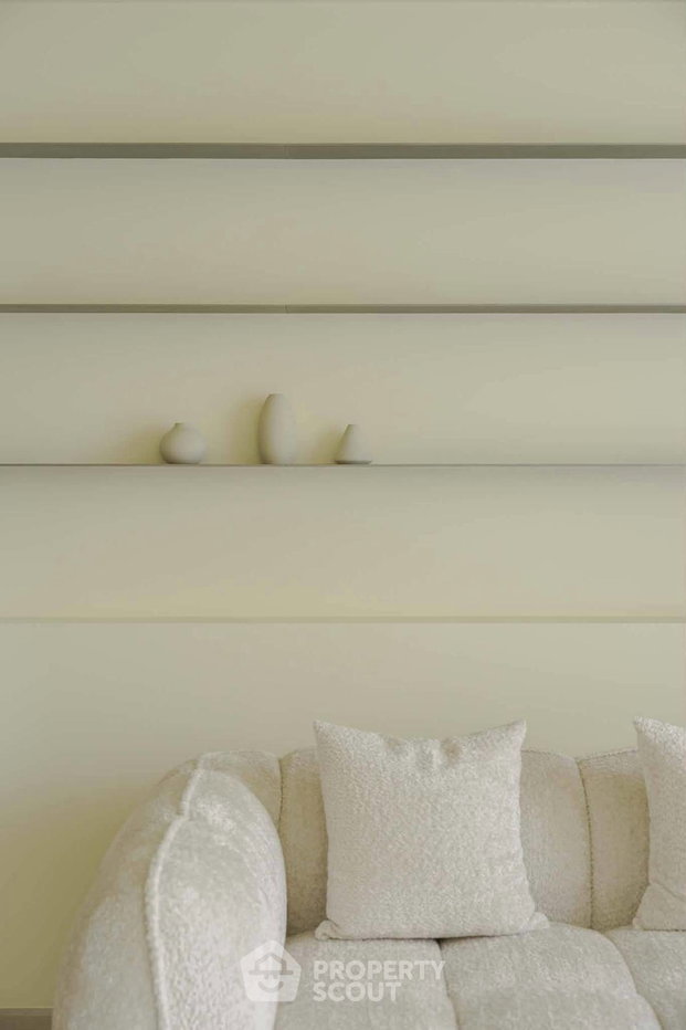 picture 30th-Floor 2-BR Life One Wireless Near BTS Phloen Chit (ID 3240119) - 1/17