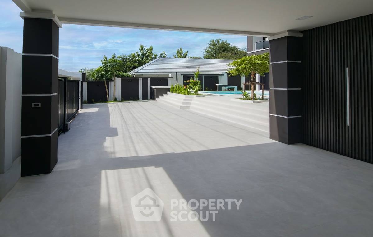 รูป วิลล่า 4-ห้องนอน ใน หินเหล็กไฟ (ID 3079474) - รูปที่ 14/23