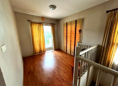 Houses for sale Bangkok : Beautiful Corner Detached House in a Prime Location, Surrounded by a Peaceful and Green Environment. A Quality Development by Land & Houses, 