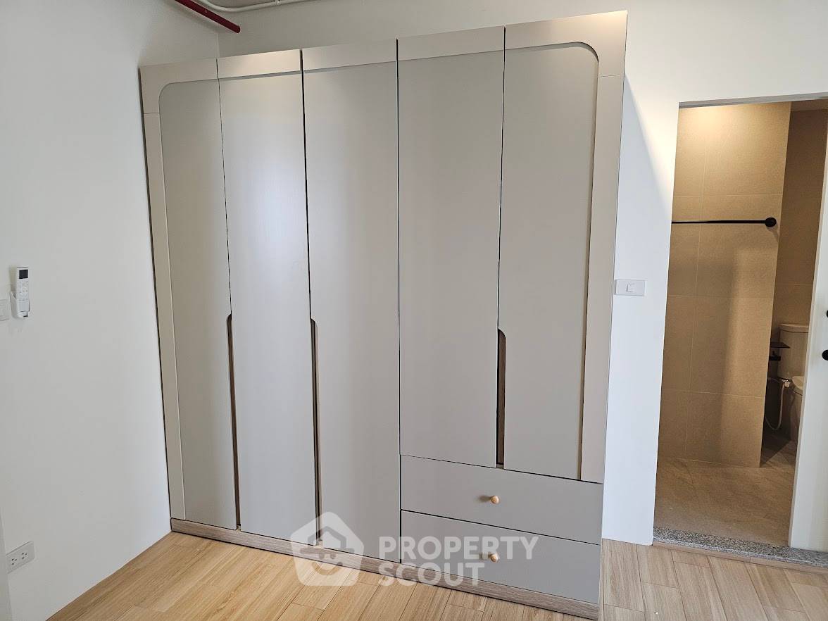 รูป คอนโด 4 ห้องนอน 200 ตร.ม. ชั้นสูง 25 Las Colinas ใกล้ BTS อโศก 100 ม. (ID 2867003) - รูปที่ 11/16