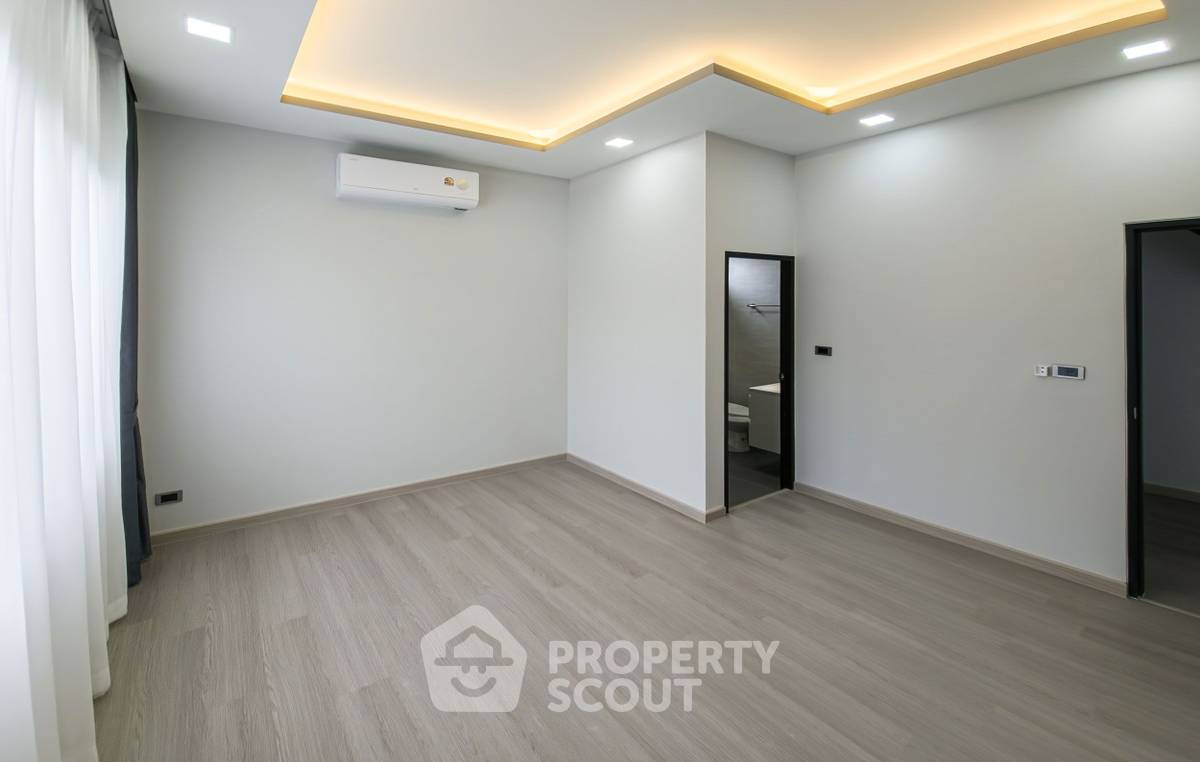 รูป วิลล่า 4-ห้องนอน ใน หินเหล็กไฟ (ID 3079474) - รูปที่ 19/23