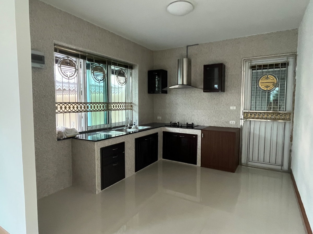 รูป ขายบ้านเดี่ยวบนพื้นที่กว้างพิเศษ ทำเลใกล้มช. - รูปที่ 5/6
