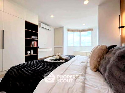 Condos for rent 700 Year Sports Arena Chiang Mai : Pet-Friendly 1-BR Nakorn Ping Condominium, 17th Floor (ID 3240410)