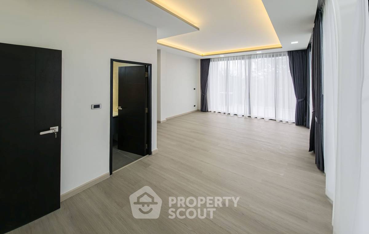 รูป วิลล่า 4-ห้องนอน ใน หินเหล็กไฟ (ID 3079474) - รูปที่ 15/23