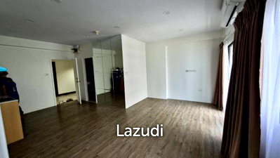 Condos for rent : Modern 1 Bedroom Condo on 6th Floor in Khlong Toei Bangkok