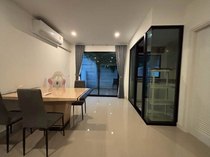 3-bed townhouse for rent, 190 sqm, 21 sq wah, Patio Srinakarin - Rama 9