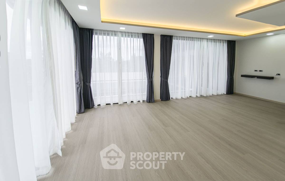 รูป วิลล่า 4-ห้องนอน ใน หินเหล็กไฟ (ID 3079474) - รูปที่ 17/23