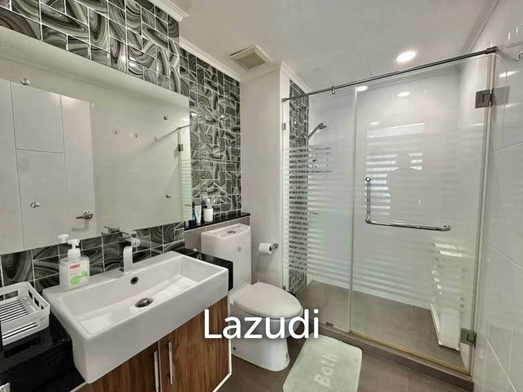 picture Dusit Grand Park Modern 1-Bedroom Condo for Sale - 7/8