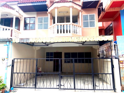 Townhouses for rent Nong Khaem : Townhouse for rent, Phetkasem 81, 2 stories, 2 bedrooms, 2 bathrooms, 18 sq.wa, 7000 baht per month.