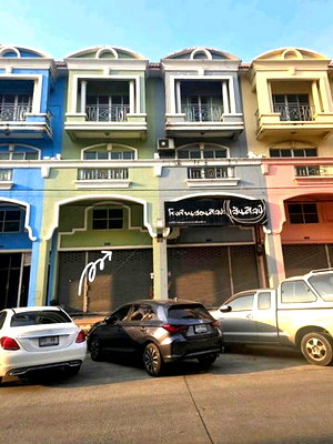 เช่าอาคารพาณิชย์ เขตลาดกระบัง : ให้เช่า อาคารพาณิชย์ 3ชั้นครึ่ง 24 ตรว.หมู่บ้านรุ่งกิจวิลล่า14 ซอยร่มเกล้า ใกล้รร.สารสาสน์วิเทศร่มเกล้า