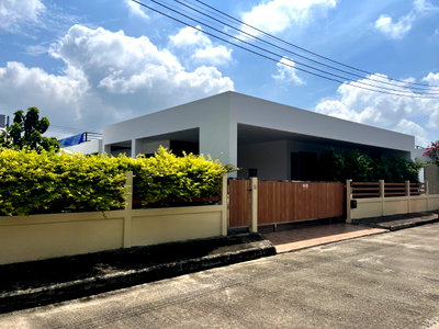Houses for sale Suthep Chiang Mai : Modern Single-Storey Home with Rooftop & Extra Land Near CMU & Nimman | Unobstructed Doi Suthep View