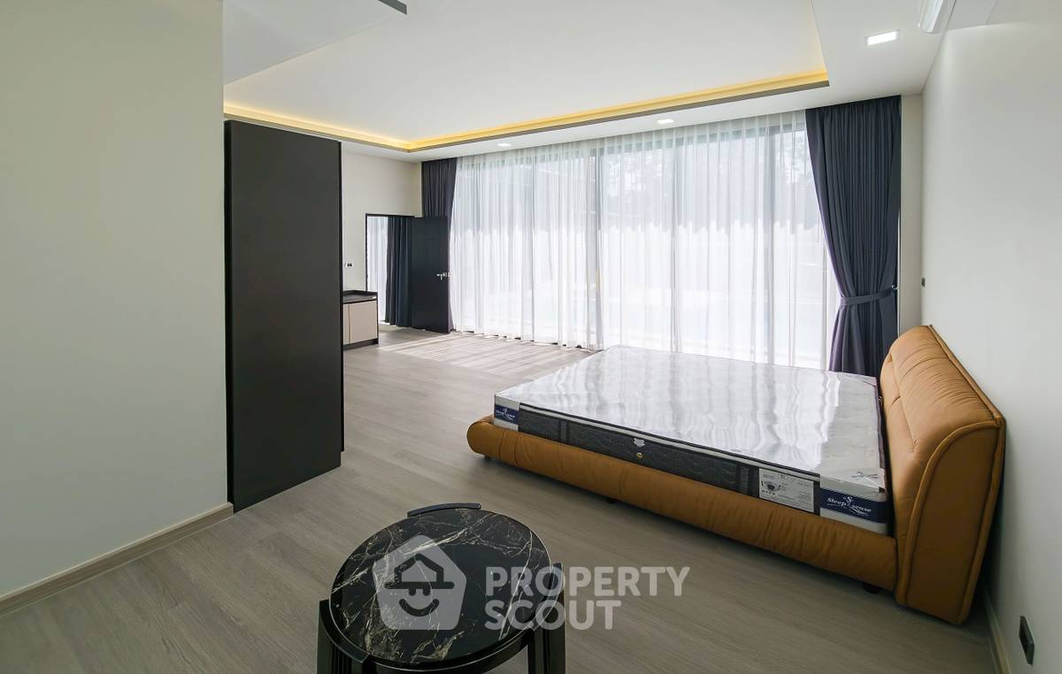 รูป วิลล่า 4-ห้องนอน ใน หินเหล็กไฟ (ID 3079474) - รูปที่ 13/23