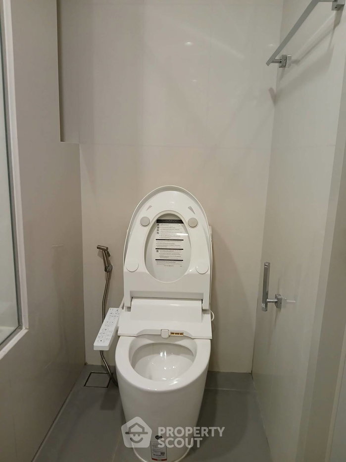 รูป คอนโด 1 ห้องนอน Oka Haus Sukhumvit 36 ใกล้ BTS Thong Lor (ID 3240378) - รูปที่ 11/12