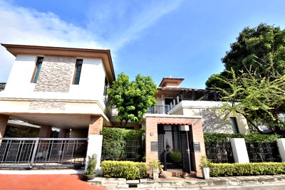 Houses for rent : Narasiri Pattanakarn-Srinakarin 4bedroom only 95k❗️