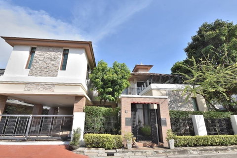 รูปภาพ Narasiri Pattanakarn-Srinakarin 4bedroom only 95k❗️