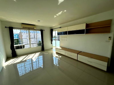 Townhouses for rent : The Plant Citi Sathorn For rent