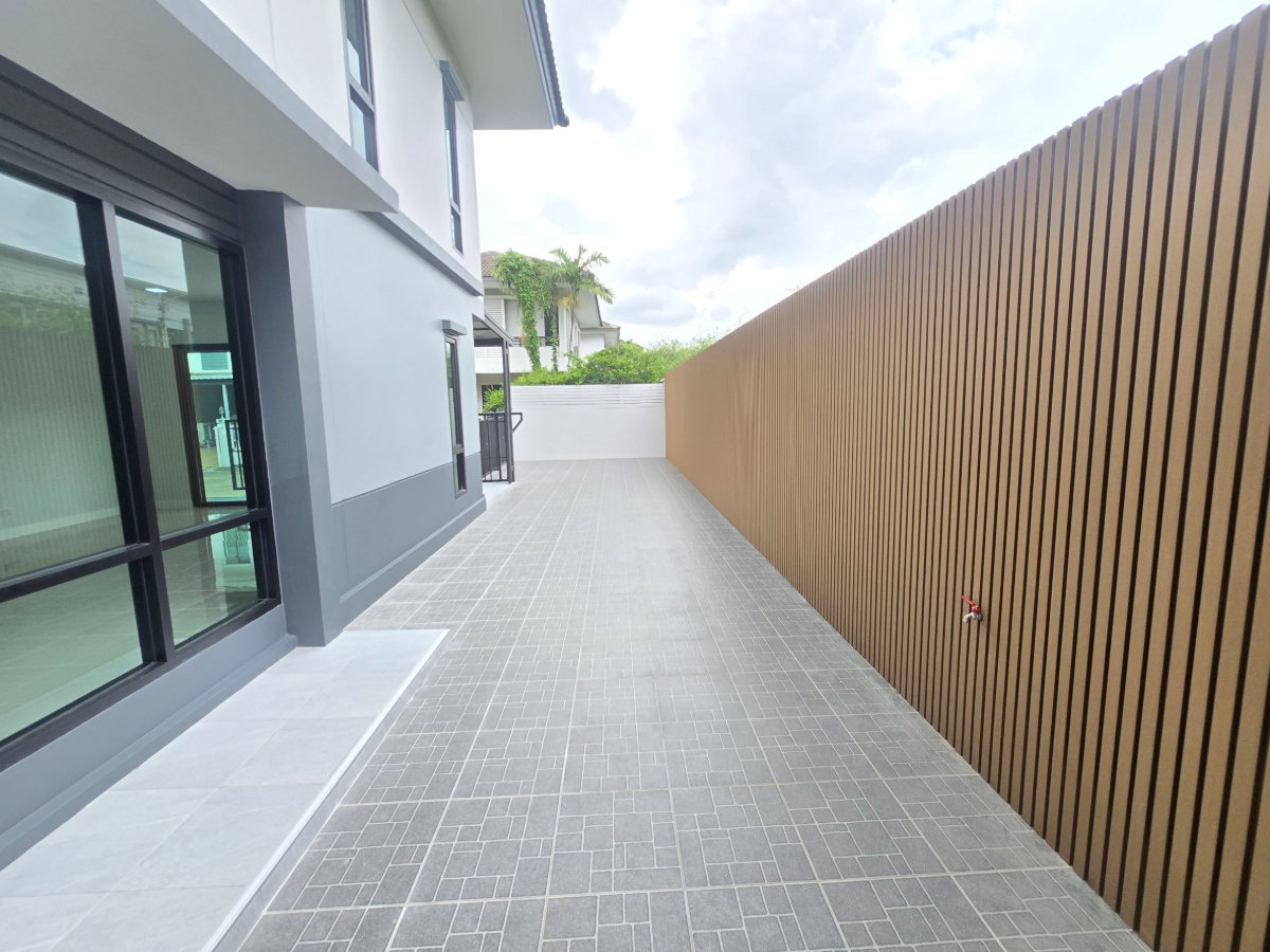รูป บ้านแฝด สไตล์บ้านเดี่ยว ​พื้นที่กว้างขวาง  หมู่บ้านพฤกษาวิลเลจ 21 ดีไลท์  ลำลูกกาคลอง4  เข้าอยู่ได้เลย ตกแต่งใหม่ สวยงามมากๆ หลังมุมใน - รูปที่ 11/43