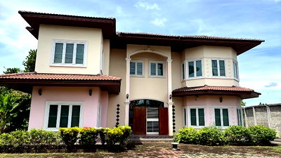 บ้านเดี่ยว ฟรอส เมจิกส์ ไอซ์ ออฟ สยาม : บ้านหลังใหญ่ พัทยา พื้นที่ 1ไร่ครึ่ง