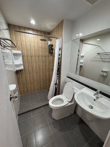 รูป C6869 ให้เช่า : คอนโด ไฮ ลาดพร้าว 130 ( MRT บางกะปิ ) 064 665 4666 - รูปที่ 9/13