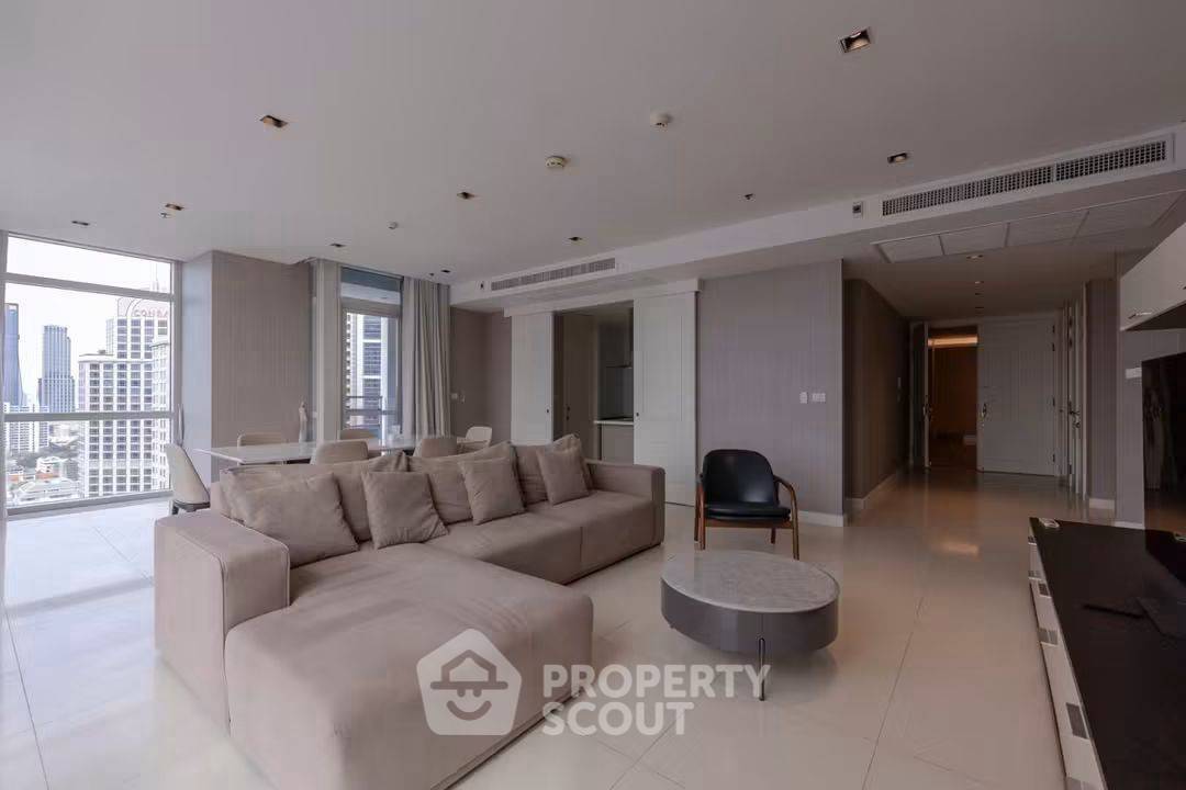 รูป ใกล้ BTS เพลินจิต 200 ม. | คอนโด 4 ห้องนอน 215 ตร.ม. Athenee Residence (ID 3212948) - รูปที่ 2/13