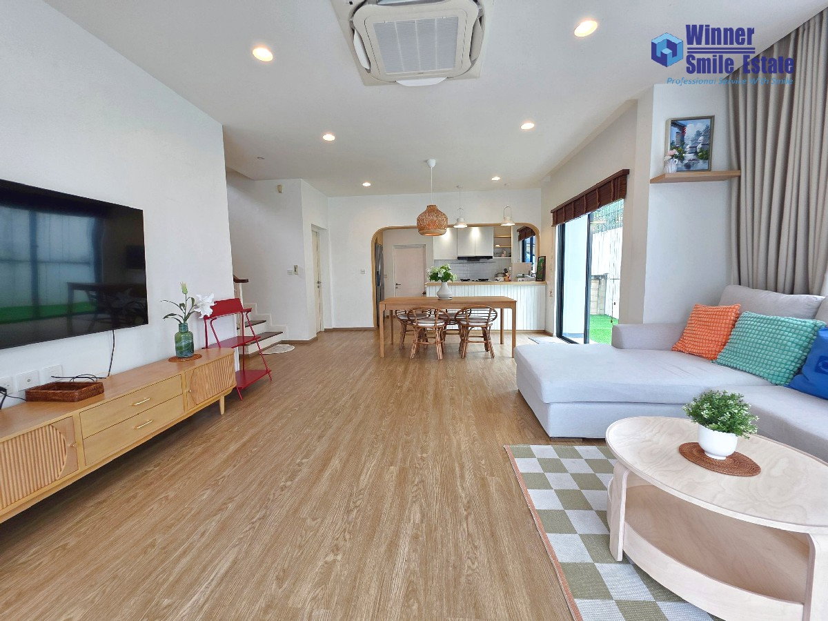 Spacious Corner House for Rent Setthasiri Pattanakarn 87 | 63.6 Sq.wah | Fully Furnished