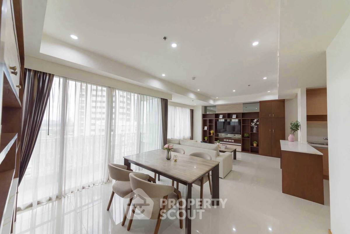 รูป ชั้น 23 คอนโด 2 ห้องนอน The Emporio Place ใกล้ BTS พร้อมพงษ์ (ID 3242838) - รูปที่ 2/19