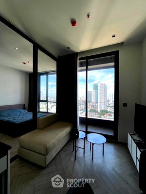Condos for sale : High-Floor 1-BR Chapter Charoennakhorn - Riverside, BTS Krung Thon Buri (ID 3242606)