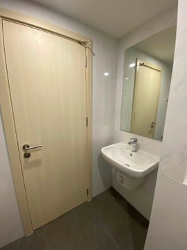 🔥 High-floor unit on the 24th floor! Near E22 Station – rent is only 9,380 Baht! 🔥  🏡 Origin Plug & Play E22 Station