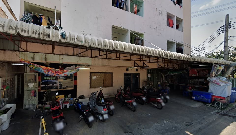 picture Prime Investment Opportunity: Apartment Building - 3/3