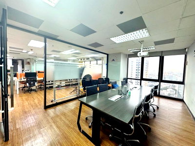 Office for rent Sathon Nuea Road : BTS KrungThonBuri 20m. Office space for rent in Krung Thon Buri near BTS Krung Thon Buri 26th floor