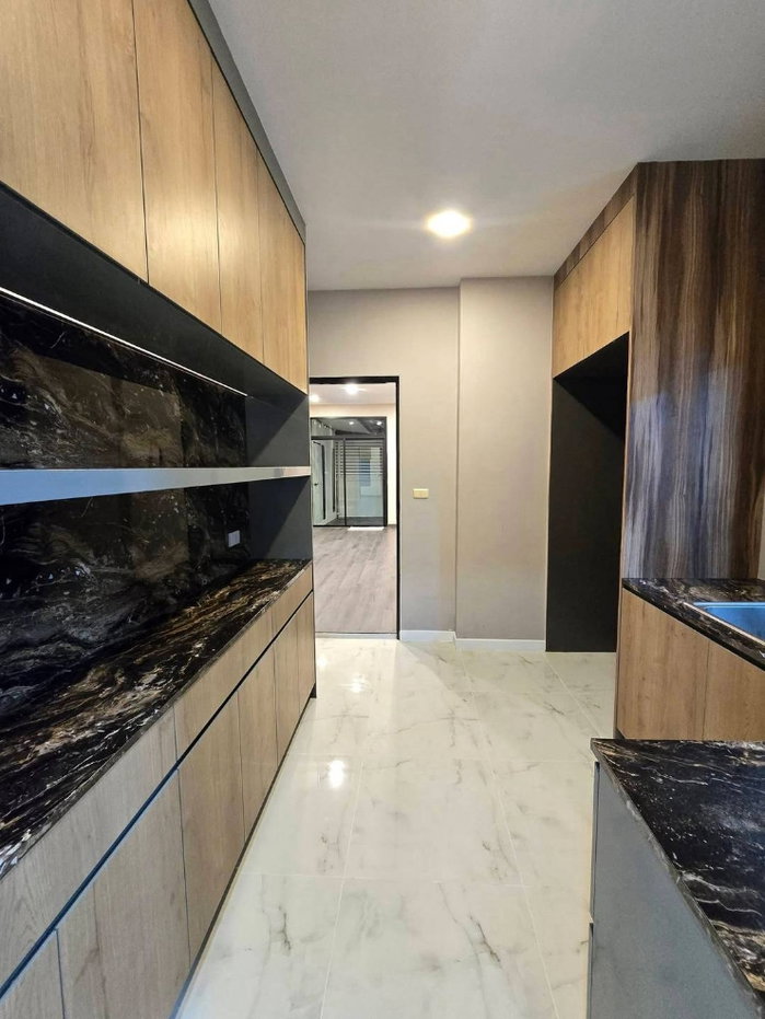 รูป หมู่บ้านเปี่ยมสุข บ้านกล้วย  
บ้านเดี่ยวสองชั้น 2 ชั้น ตกแต่งสไตล์ Modern  Luxury  พร้อม  Built-in Furniture ดีไซน์แบบจัดเต็ม - รูปที่ 10/20