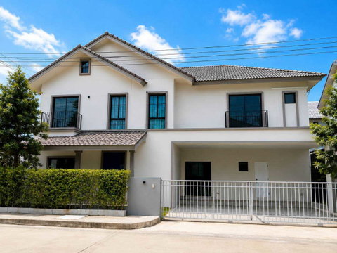 🏡✨ Spacious Two-Storey House for Rent in a Residential Project near International Schools, Hang Dong — THB 45,000/month