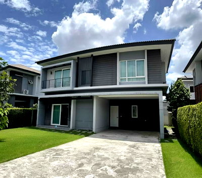 เช่าบ้านเดี่ยว ถนนเพิ่มสิน : Single House For Rent: The Centro Watcharapol (Pet Friendly)