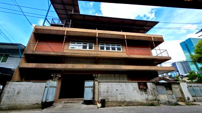 Factory for rent Pratunum : 			WF0745 Warehouse For Rent    Din Daeng Bangkok          