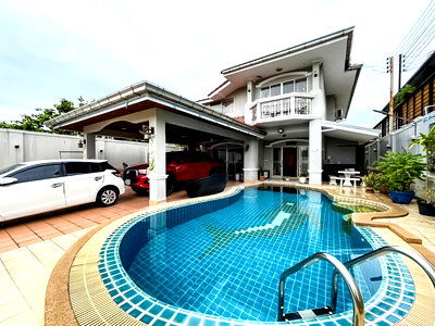 Houses for sale Bang Lamung Chonburi : 5 Bedroom Pool Villa for Sale Jomtien Pattaya