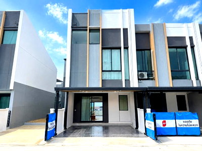 Houses for rent Suwannaphum International Airport : 			HU7716 Town Home For Rent    Pleno Sukhumvit-Bangna 4 Samut Prakan          