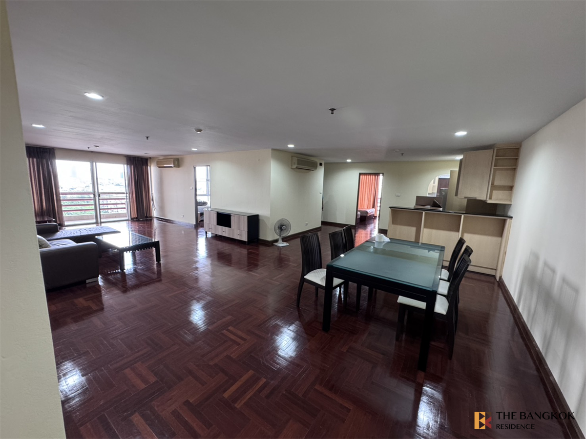picture Master View Executive Place Hurry, big discount is ending! - 4/10
