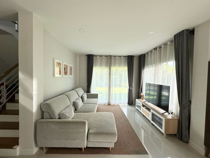 4-bed house for rent, 190 sqm, 79 sq wah, The Centro Watcharapol
