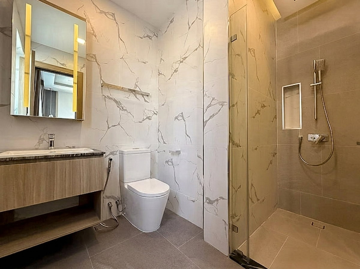 picture High End House for Sale Central Pattaya 3 Bedrooms Private Pool - 15/15