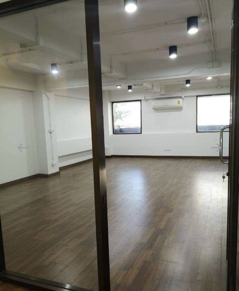 รูป ให้เช่าอาคารสำนักงาน อ่อนนุช 70/1 | 4.5 ชั้น | พื้นที่ใช้สอย 675 ตร.ม. | มีรั้วส่วนตัว | เหมาะทำ Office / Showroom / Clinic / Online Warehouse - รูปที่ 8/14