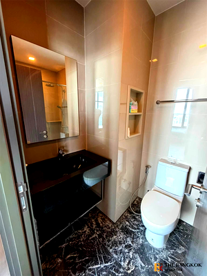 Condos for sale : The Edge Sukhumvit 23 near MRT Sukhumvit Station
