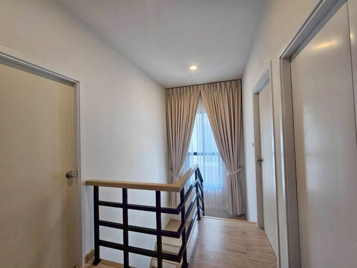 รูป บ้านให้เช่า The Village Bangna Wongwaen 3  พร้อมเข้าอยู่สนใจติดต่อ Line @goodmanpro หรือโทร 0999029 - รูปที่ 2/15