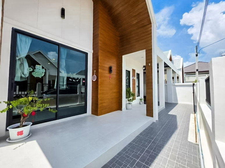 รูป Modern House for Sale Nong Pla Lai Pattaya 3 Bedrooms - รูปที่ 2/8