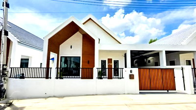 Houses for sale Bang Lamung Chonburi : Modern House for Sale Nong Pla Lai Pattaya 3 Bedrooms