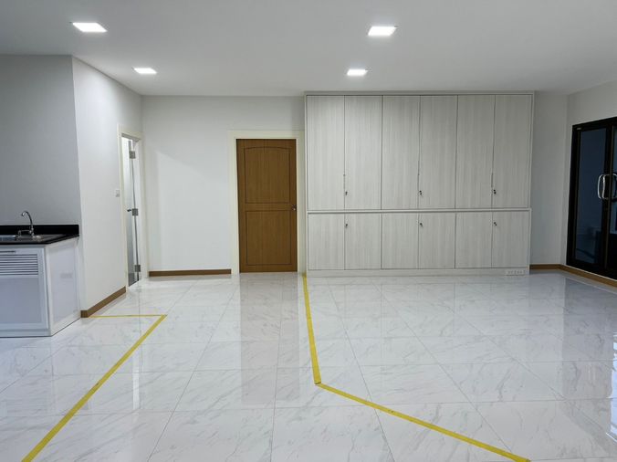 5-bed home office for rent, 800 sqm, 70 sq wah, Huai Khwang