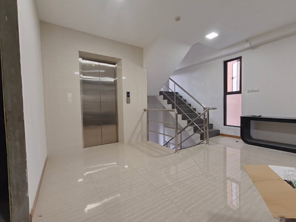รูป 🏢✨ ให้เช่า Home Office / อาคารสำนักงาน 5 ชั้น | ทำเลห้วยขวาง เดินทางสะดวก เพียง 600 เมตร ถึง MRT - รูปที่ 6/16