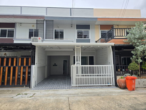 ทาวน์เฮ้าส์ รีโนเวทใหม่ ม.คาซาลีน่า เพลส เพิ่มสิน-วัชรพล Casalena Place ถนนเพิ่มสิน39 แขวงสายไหม เขตสายไหม
